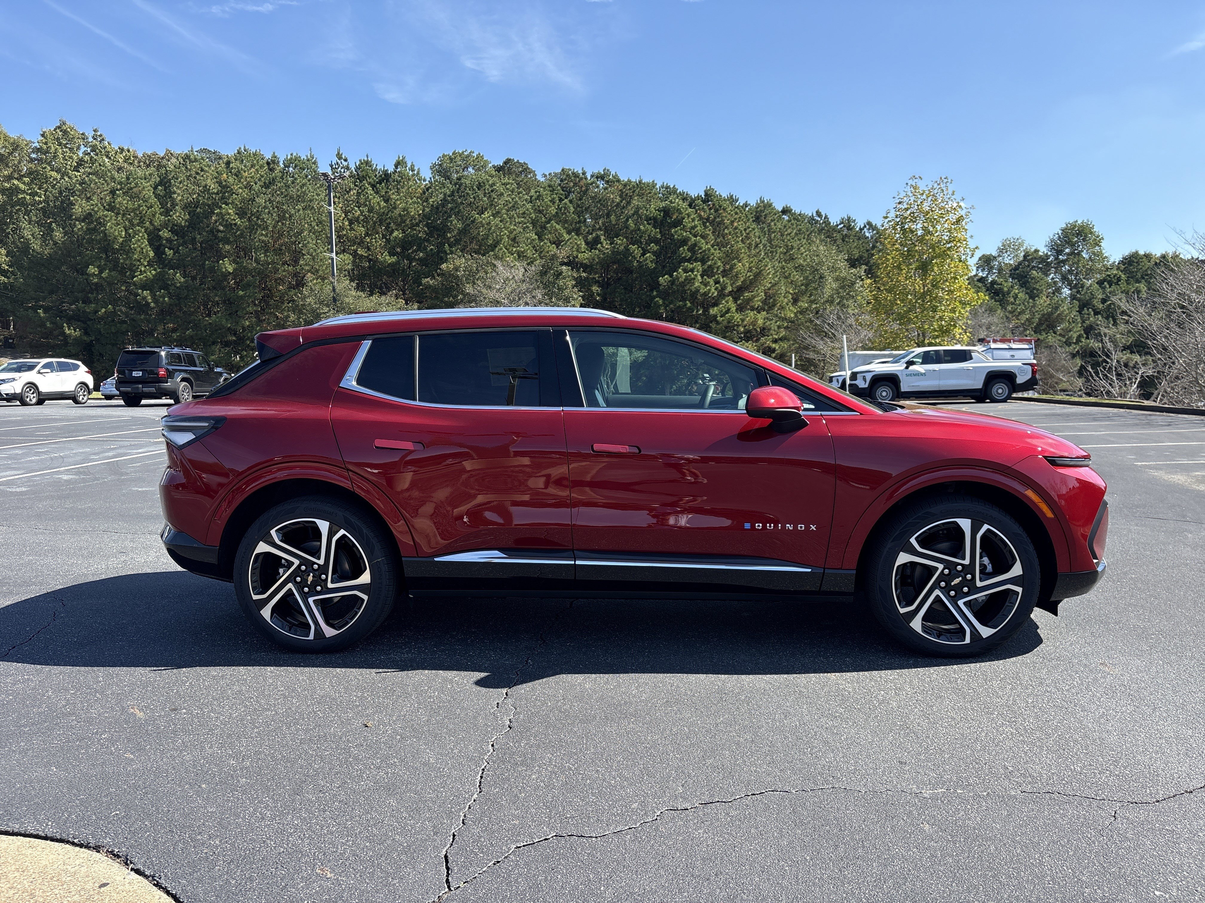 New 2026 Chevrolet Equinox EV LT w/ Convenience Package II image 4