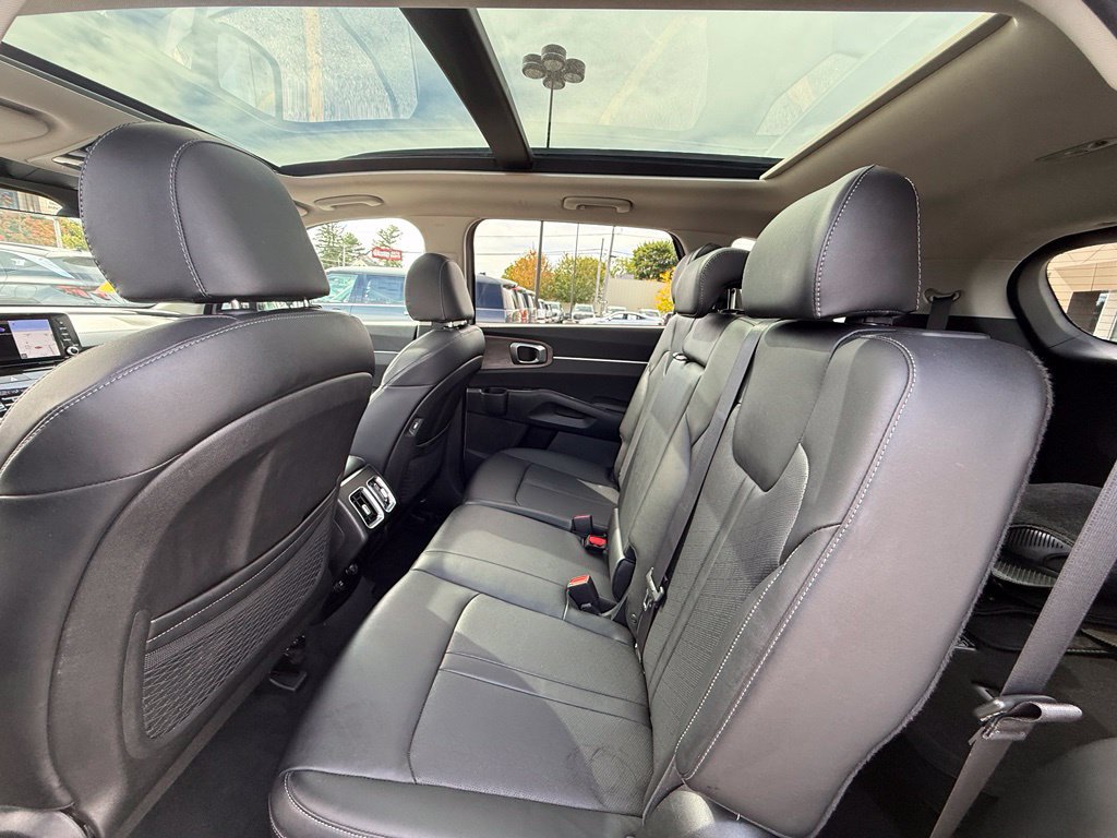 Used 2022 Kia Sorento S w/ Panoramic Sunroof Package AWD/4WD image 19