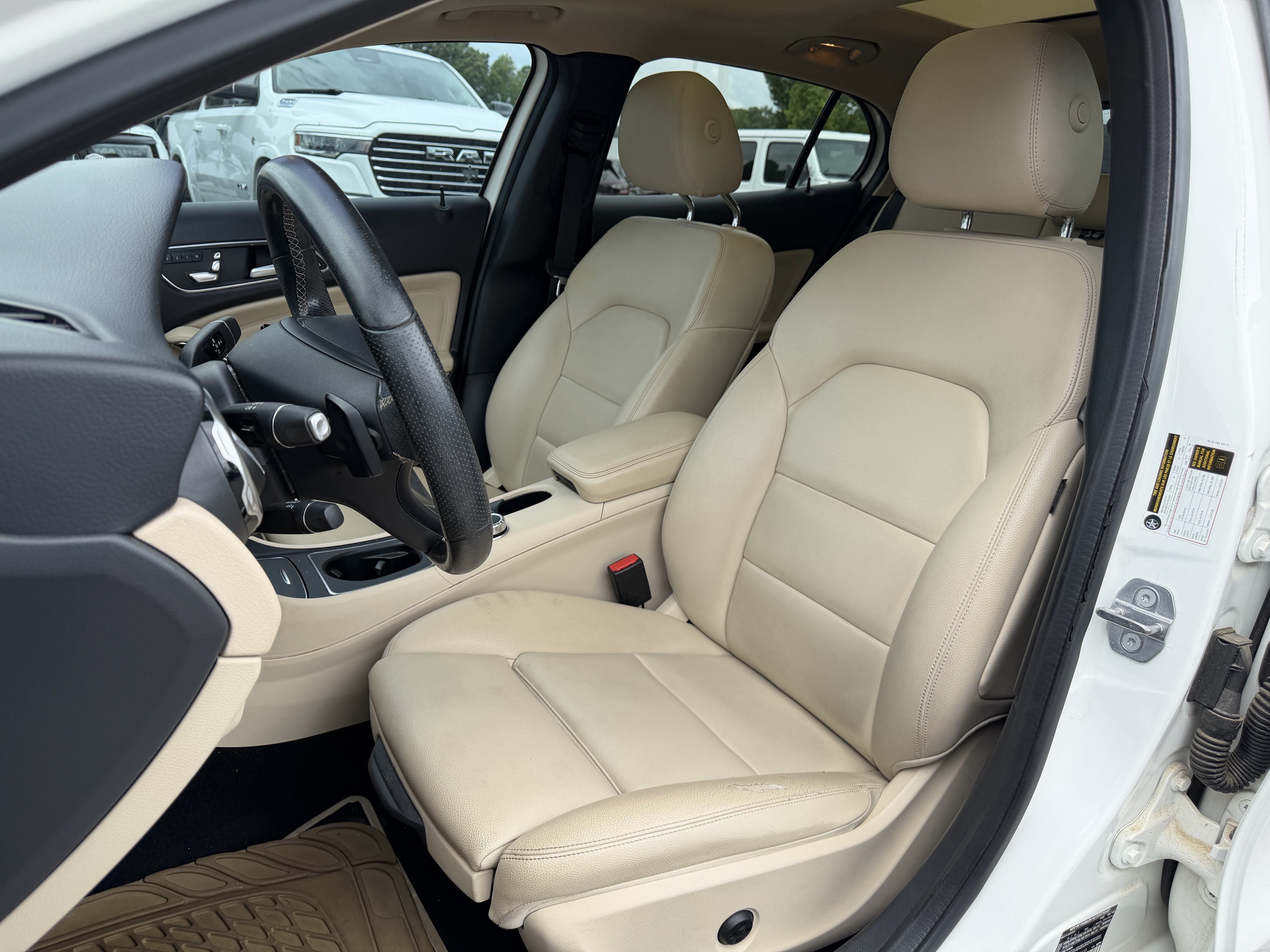 Used 2019 Mercedes-Benz GLA 250 4MATIC image 12