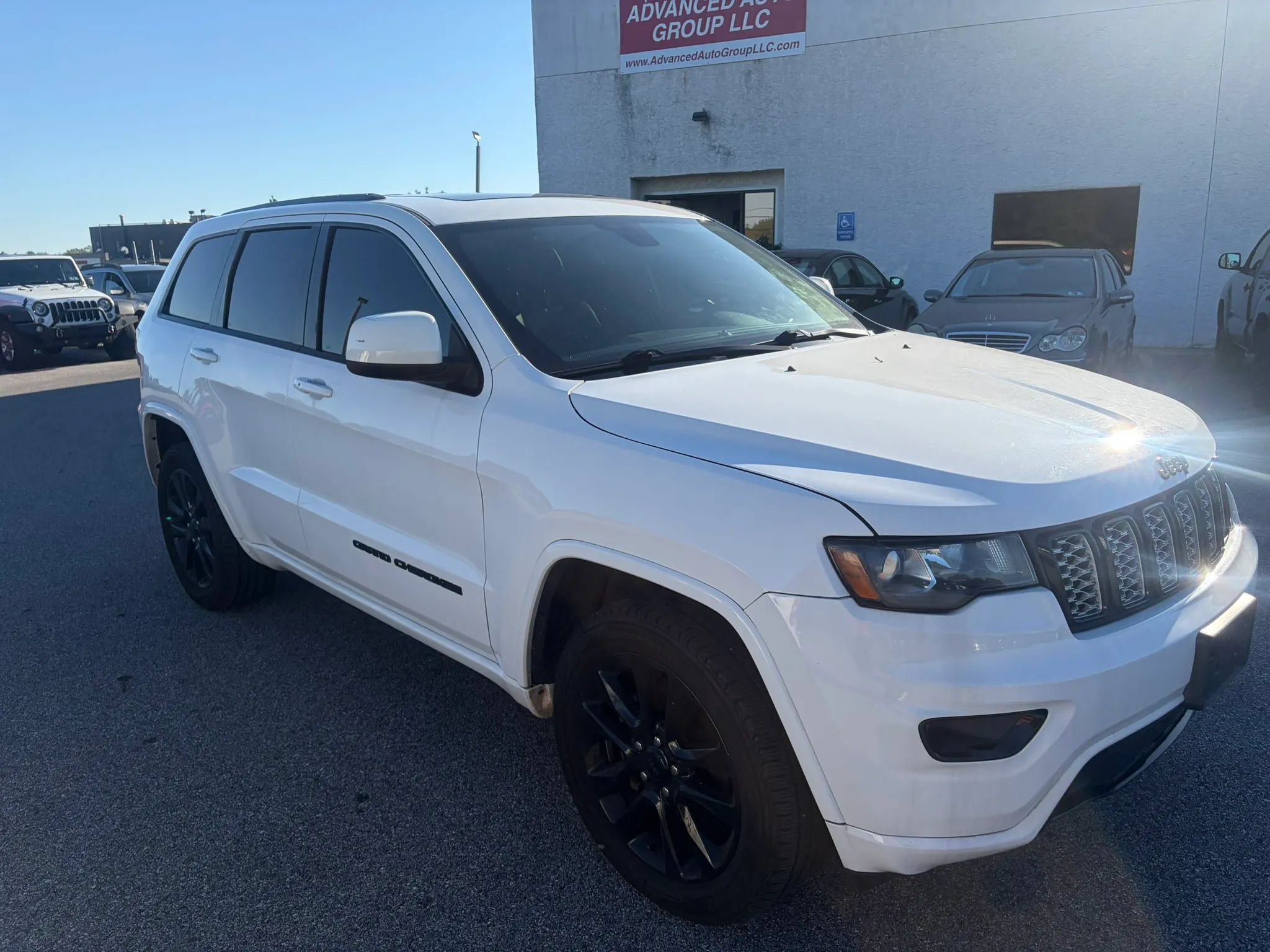 Used 2019 Jeep Grand Cherokee Altitude AWD/4WD image 1