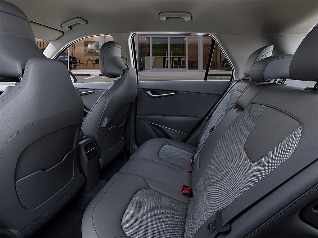 New 2025 Kia Niro EX image 18