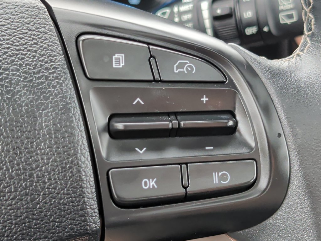Used 2025 Hyundai Venue SEL FWD image 13