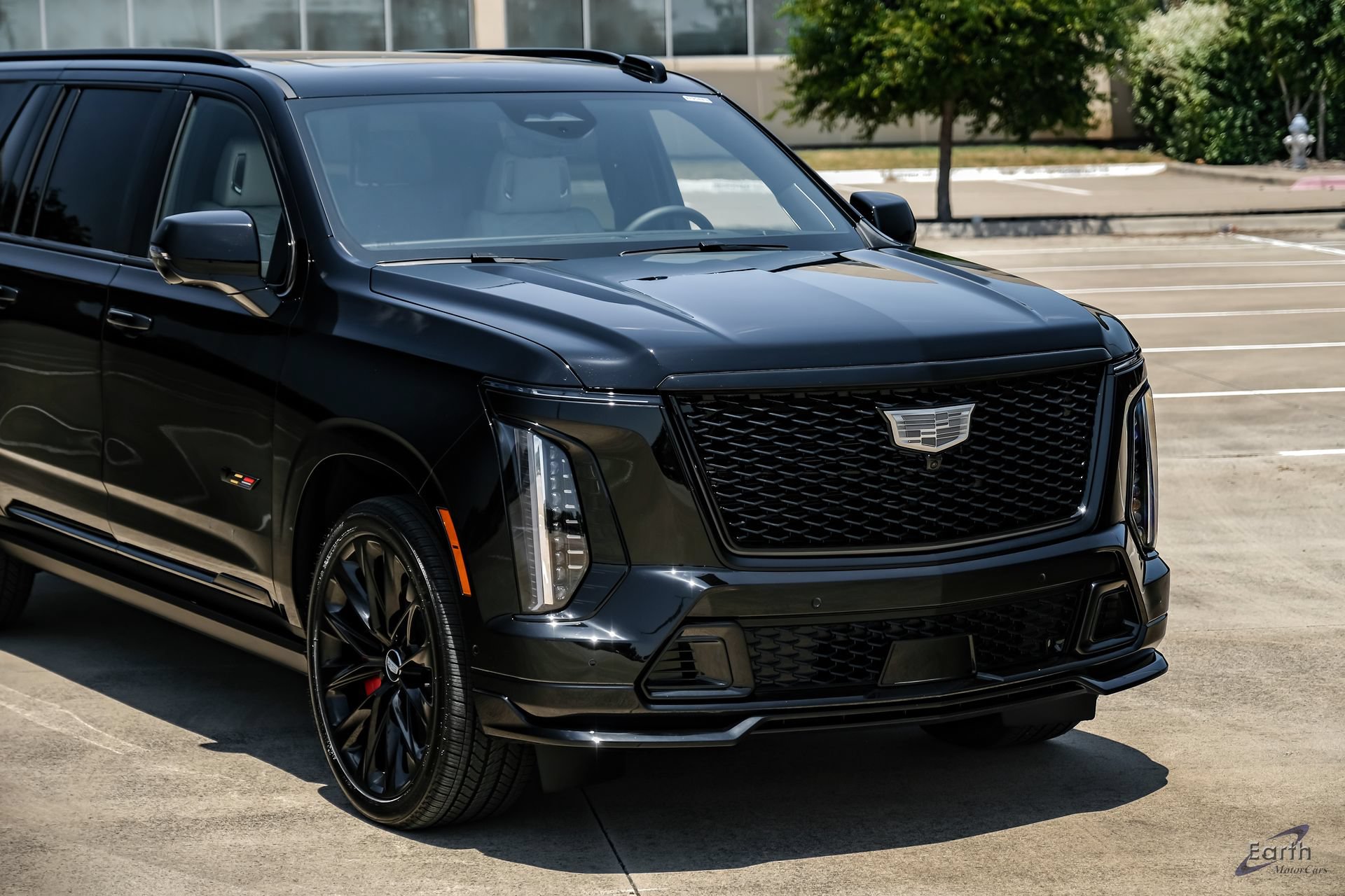 Used 2026 Cadillac Escalade ESV V w/ LPO, ONYX Package AWD/4WD image 27