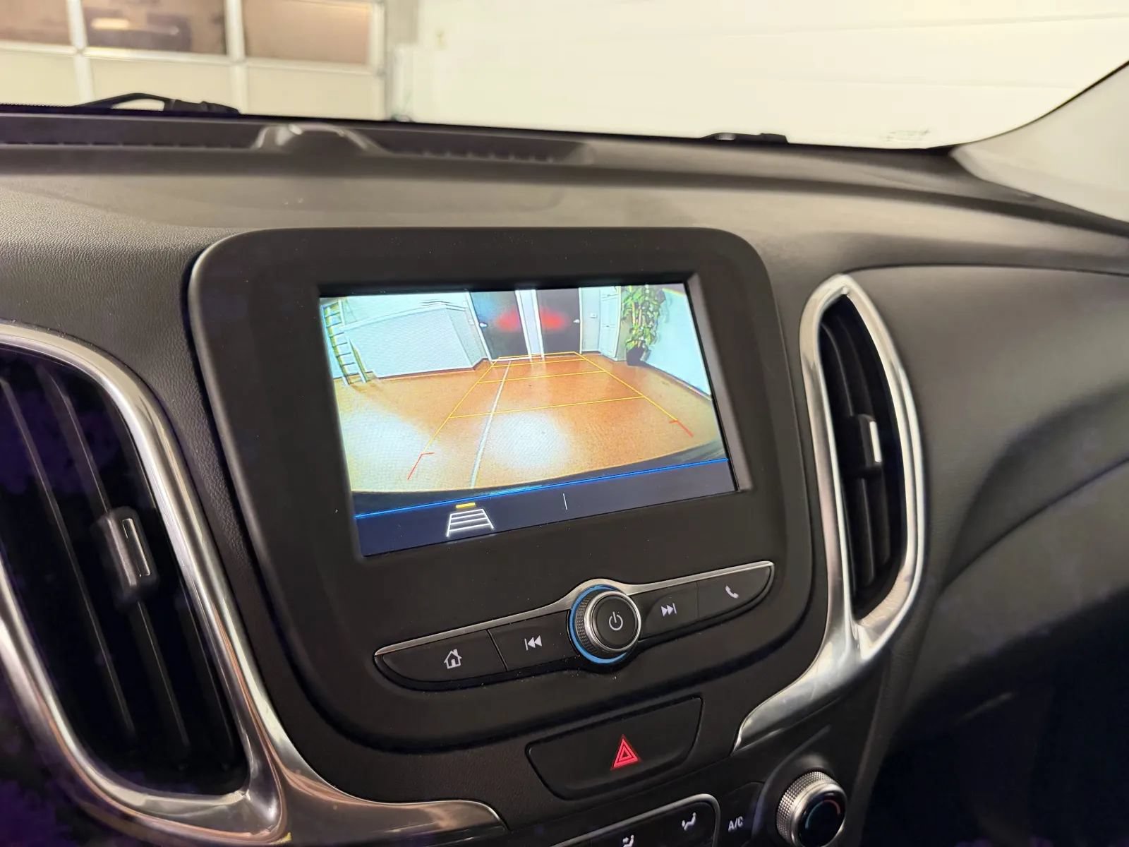 Used 2019 Chevrolet Equinox LT FWD image 21