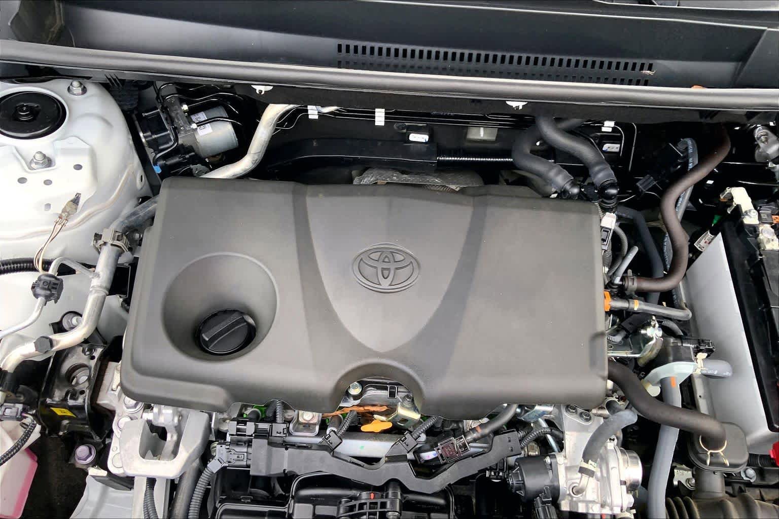 Used 2024 Toyota RAV4 XLE Premium FWD image 31