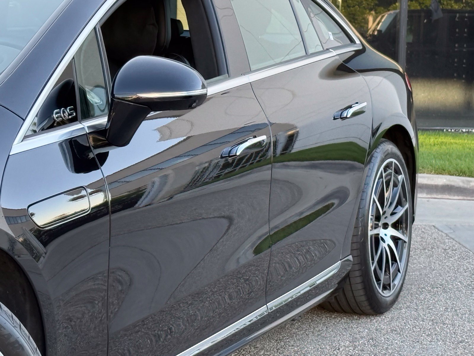 Used 2023 Mercedes-Benz EQS 580 4MATIC Sedan image 4