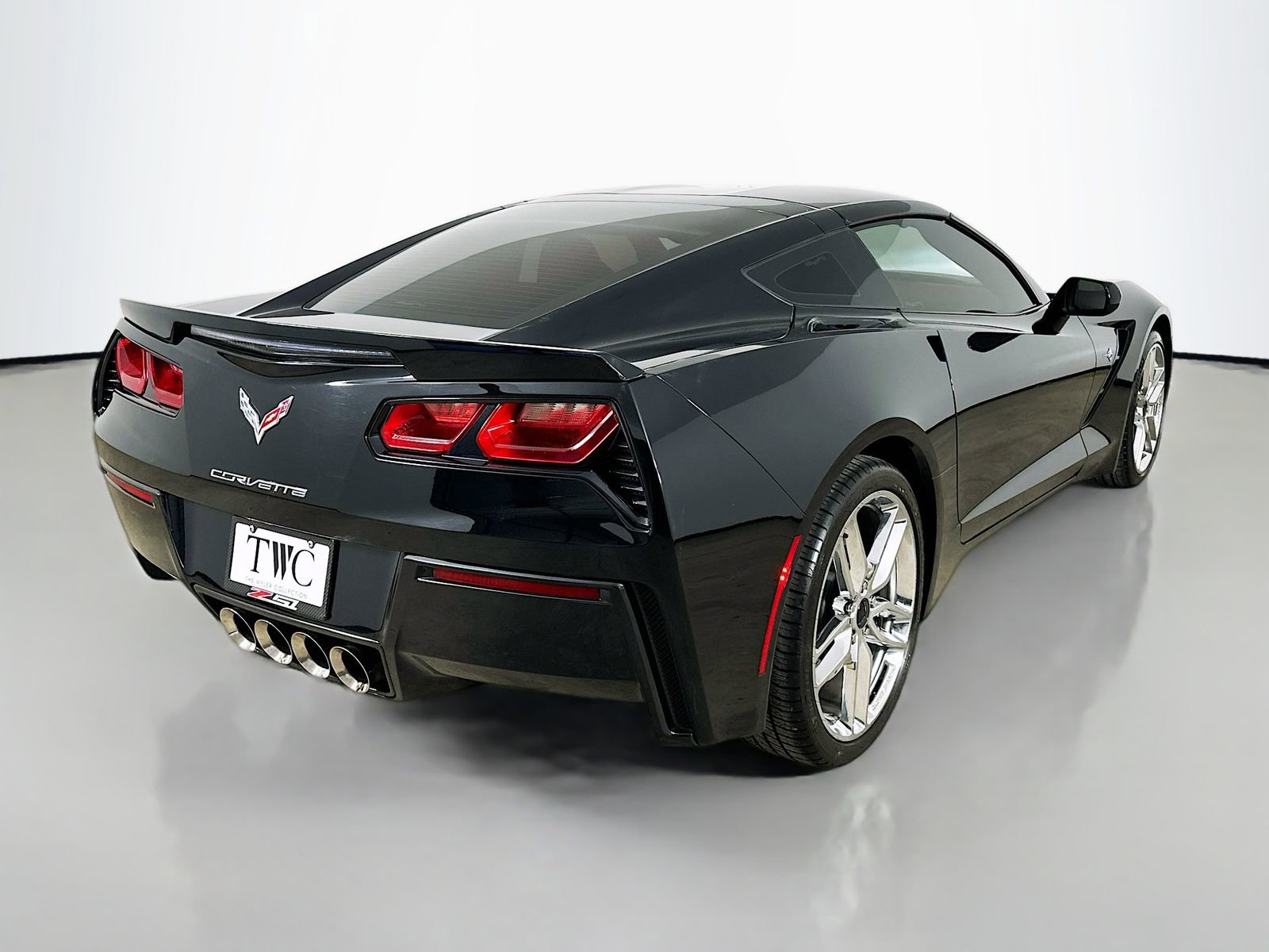 Used 2015 Chevrolet Corvette Stingray Coupe w/ 3LT Preferred Equipment Group RWD image 5