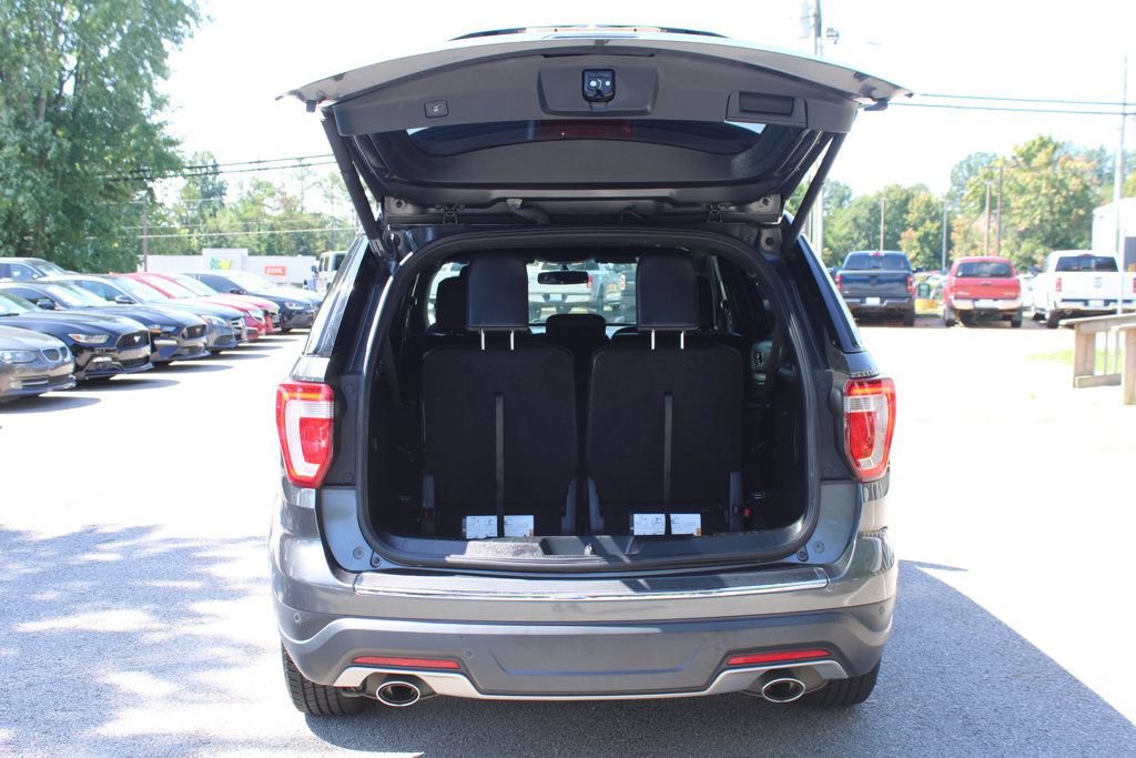 Used 2018 Ford Explorer XLT w/ Equipment Group 202A FWD image 12