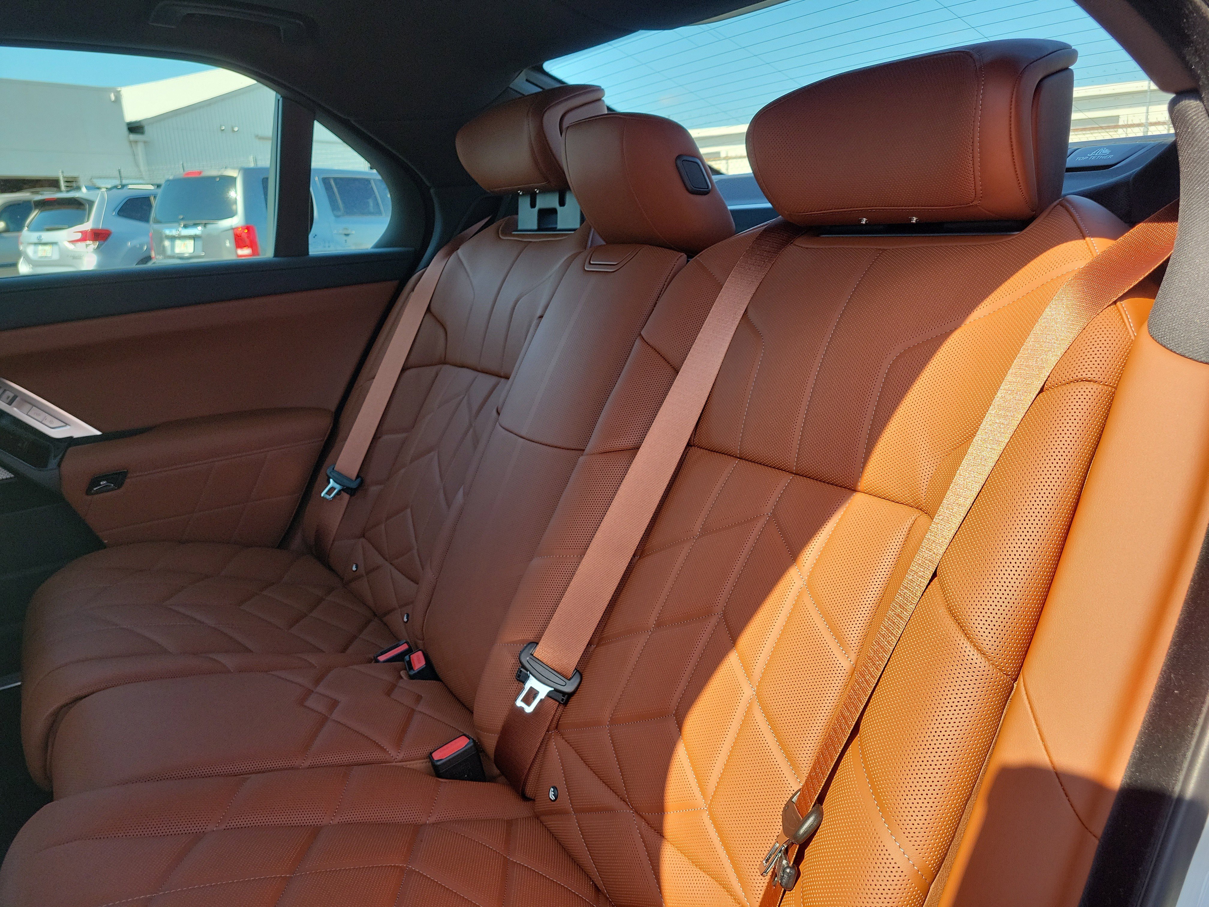 New 2026 BMW i7 eDrive50 w/ Premium Package RWD image 8