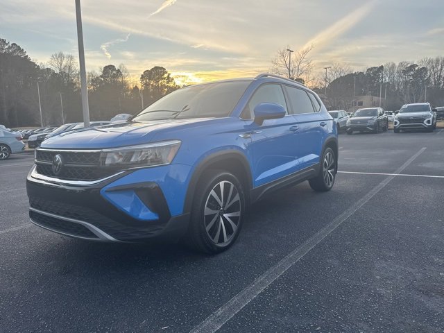 Certified 2023 Volkswagen Taos SE w/ Panoramic Sunroof Package image 9