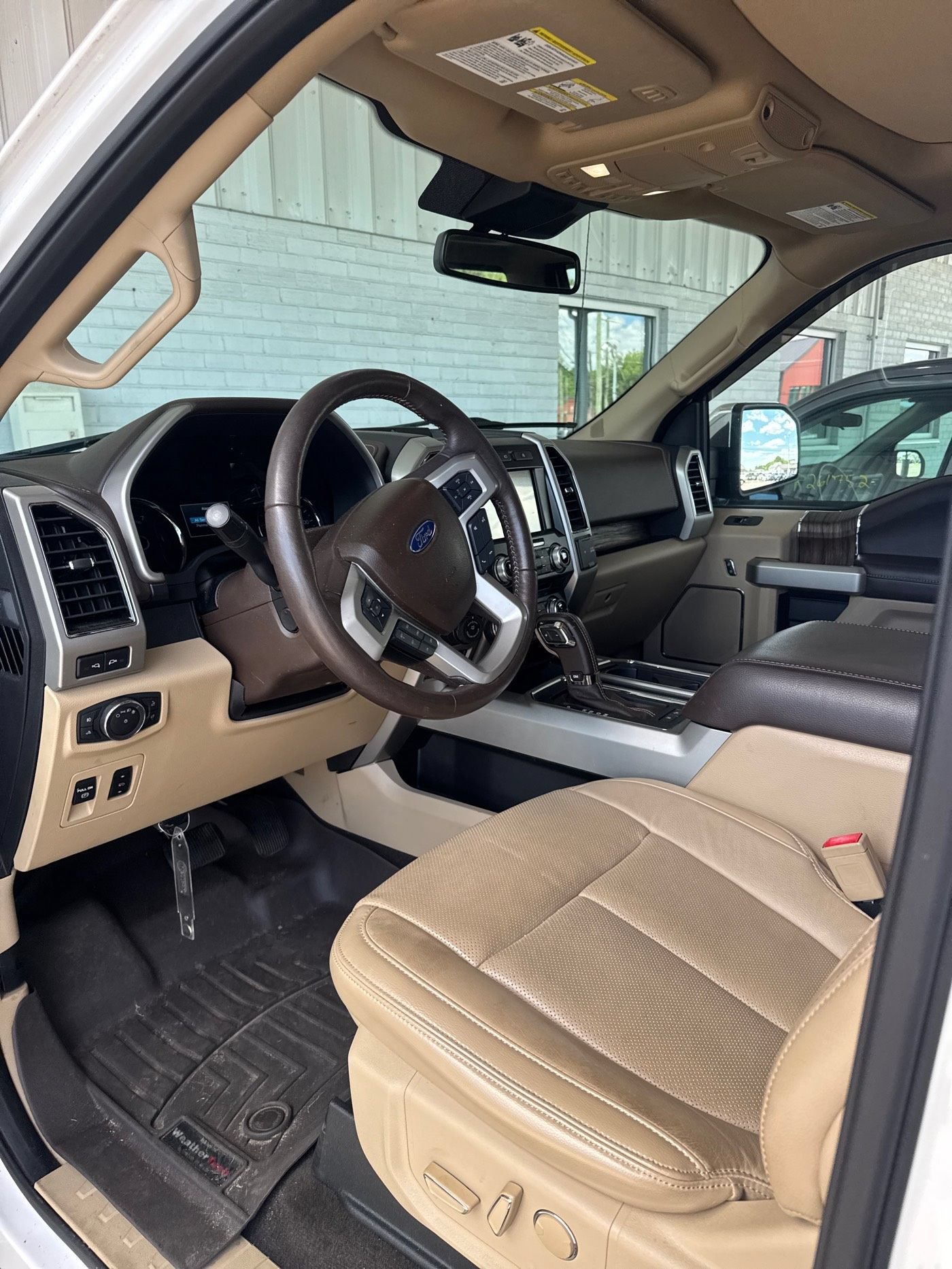 Used 2018 Ford F150 Lariat w/ Equipment Group 502A Luxury AWD/4WD image 11