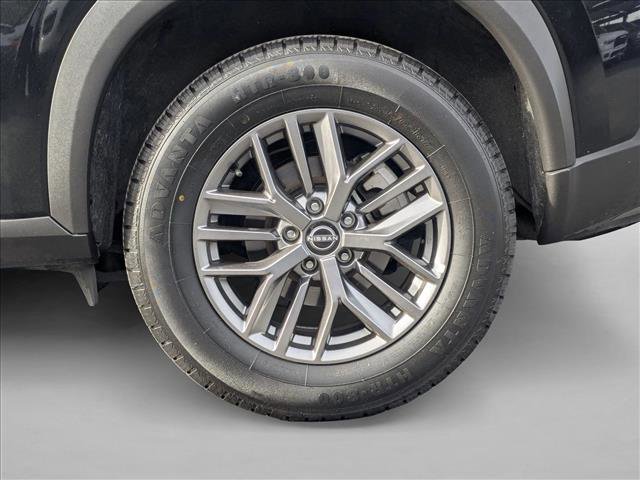 Used 2023 Nissan Rogue S image 25