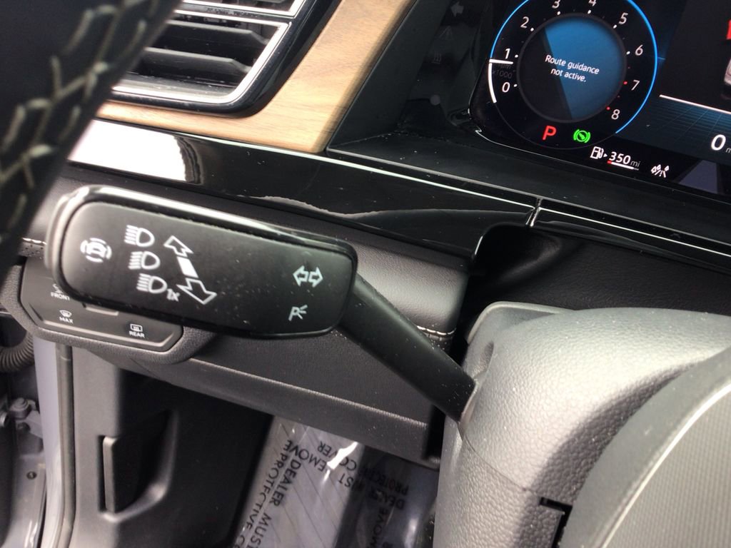 Used 2025 Volkswagen Atlas SE image 18