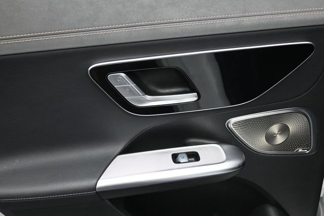 Used 2023 Mercedes-Benz EQE 500 4MATIC Sedan w/ Pinnacle Trim Package image 8
