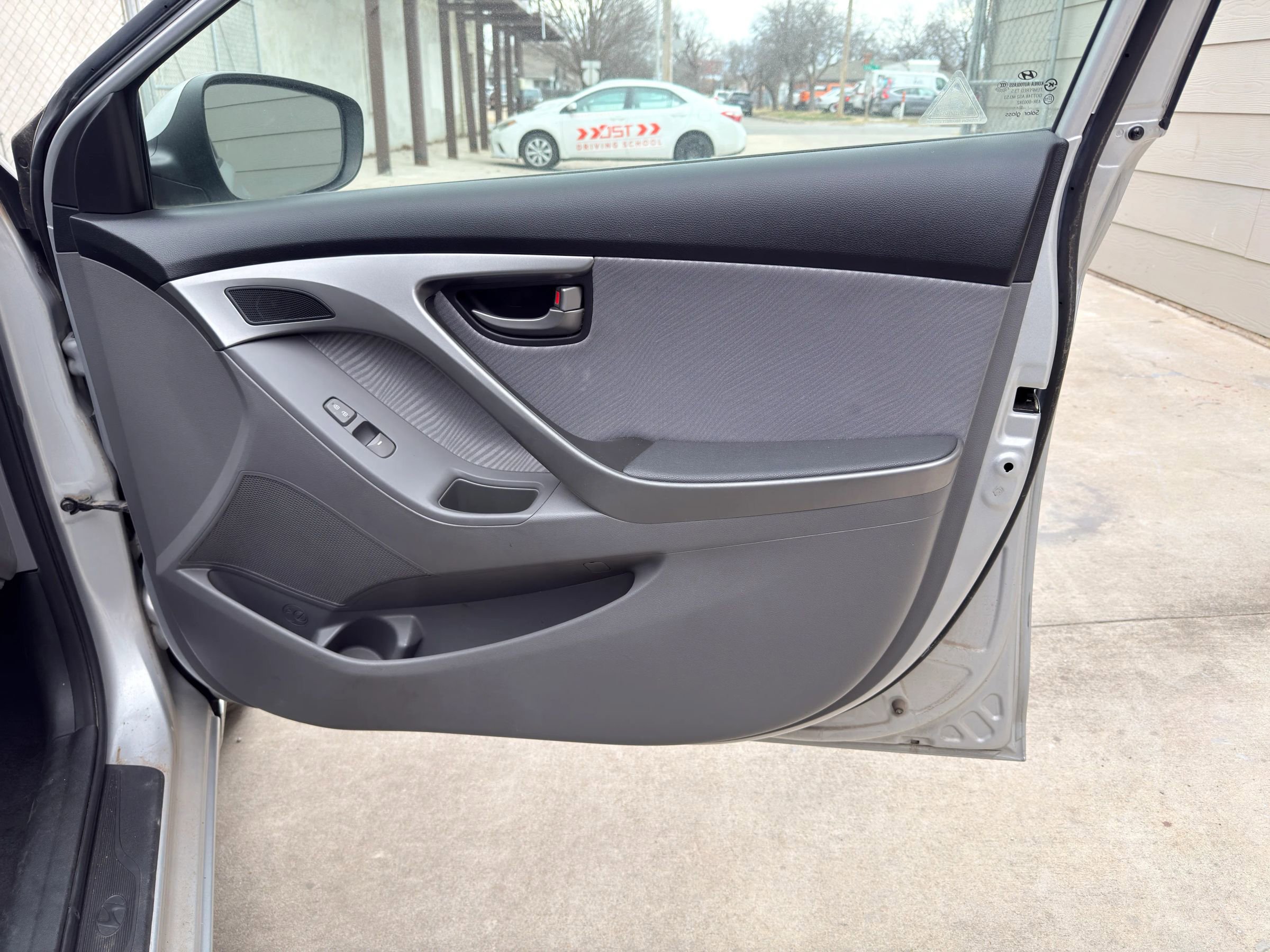 Used 2013 Hyundai Elantra GLS w/ Preferred Pkg image 23