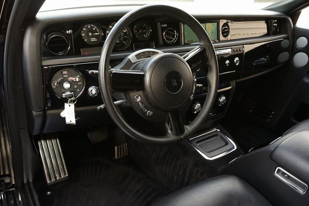 Used 2013 Rolls-Royce Phantom Sedan image 9