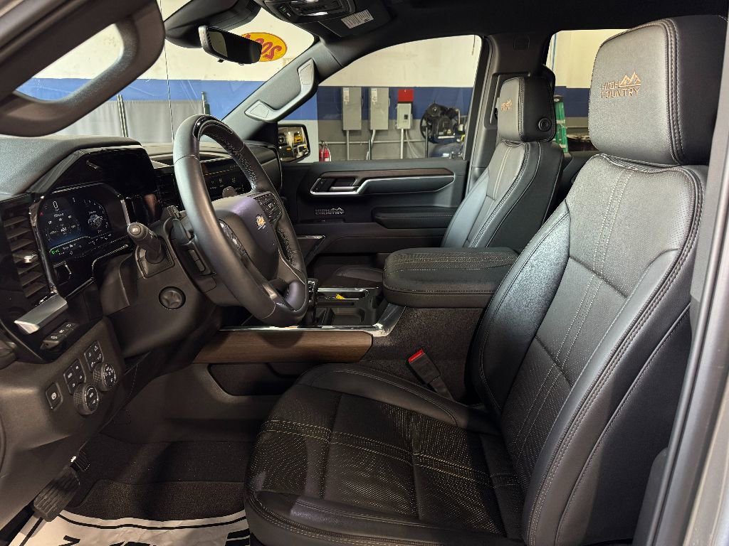 Used 2024 Chevrolet Silverado 1500 High Country w/ Technology Package image 22