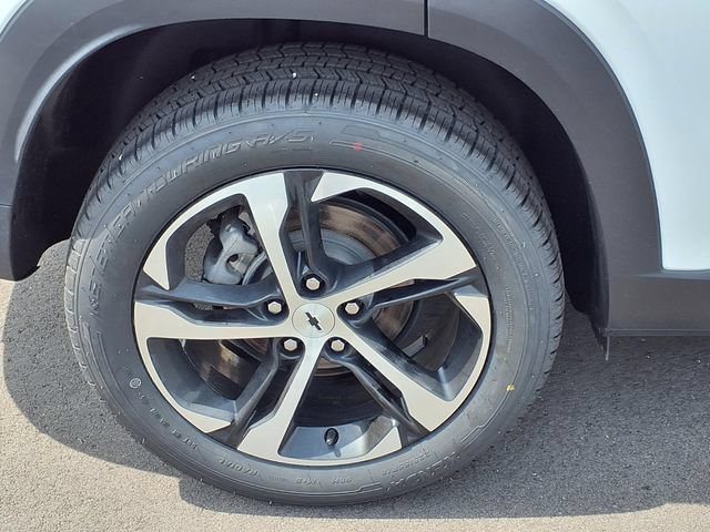 Used 2024 Chevrolet Trax RS FWD image 25