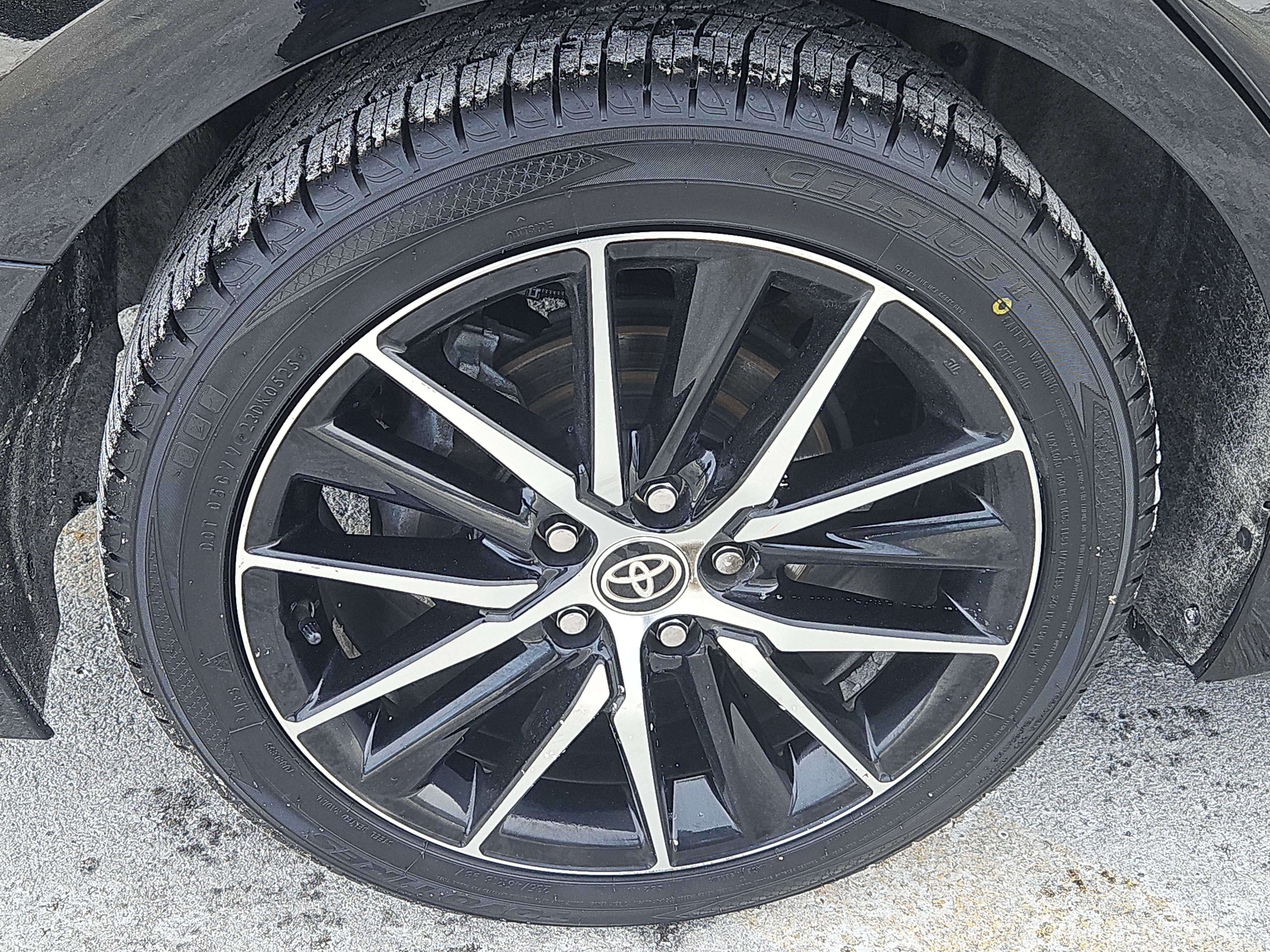 Used 2022 Toyota Camry SE image 27