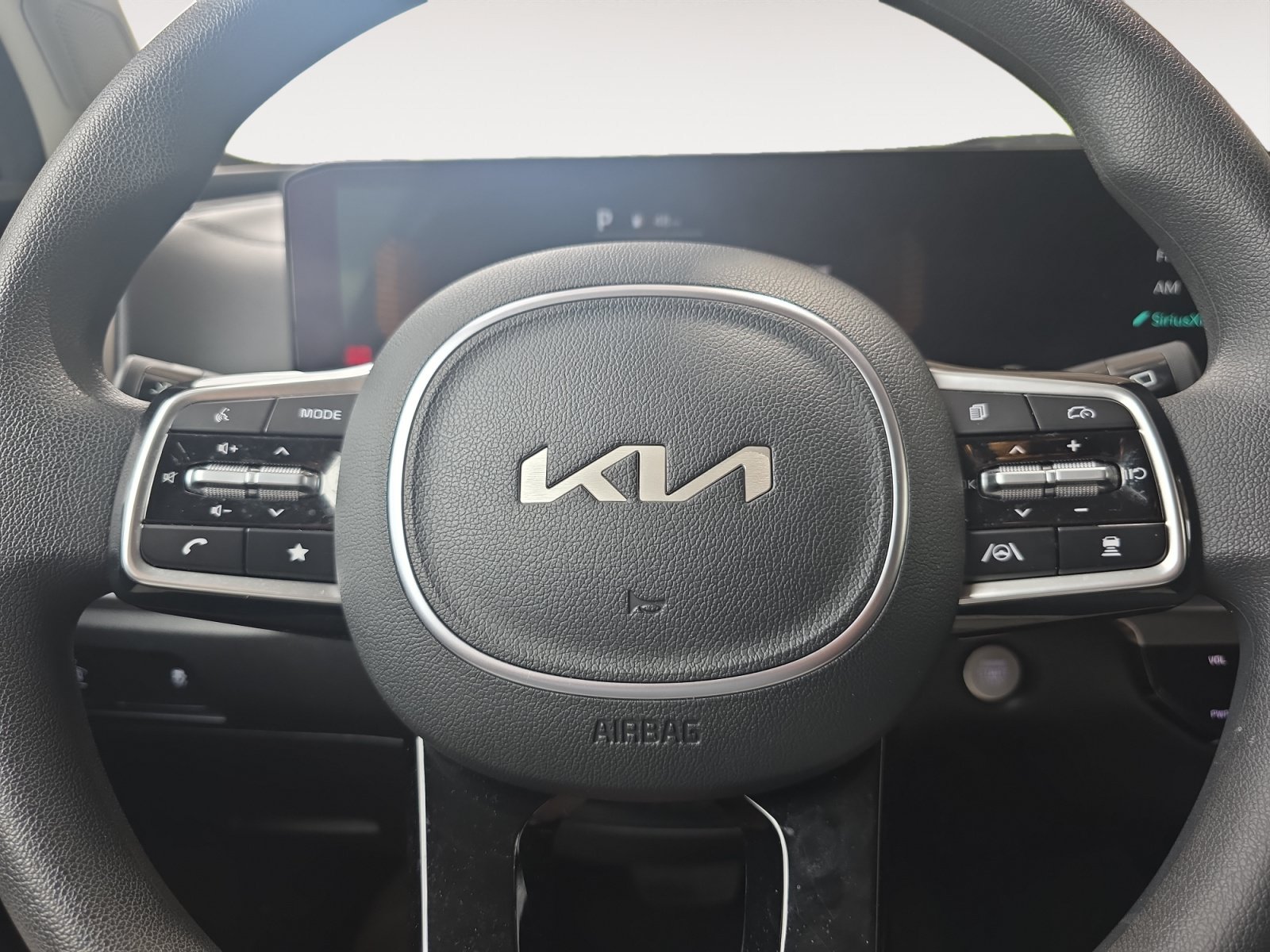 Certified 2025 Kia Sorento LX FWD image 11