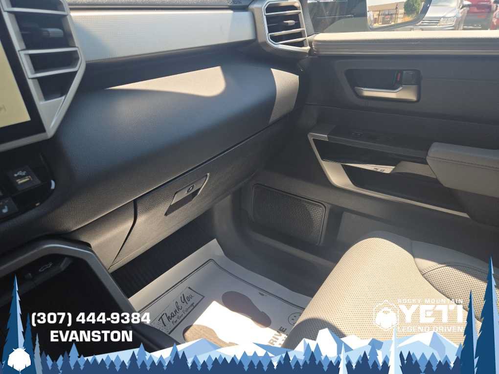 Used 2025 Toyota Tundra Limited AWD/4WD image 31