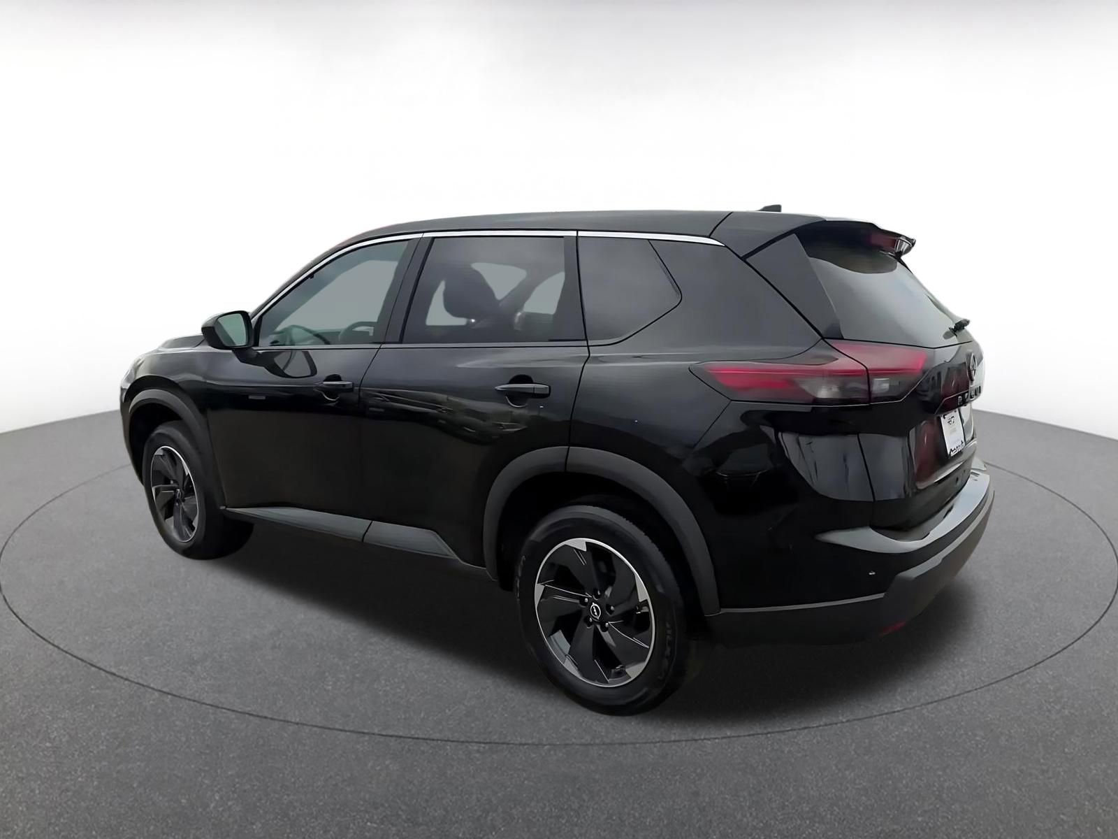 Used 2025 Nissan Rogue SV image 10