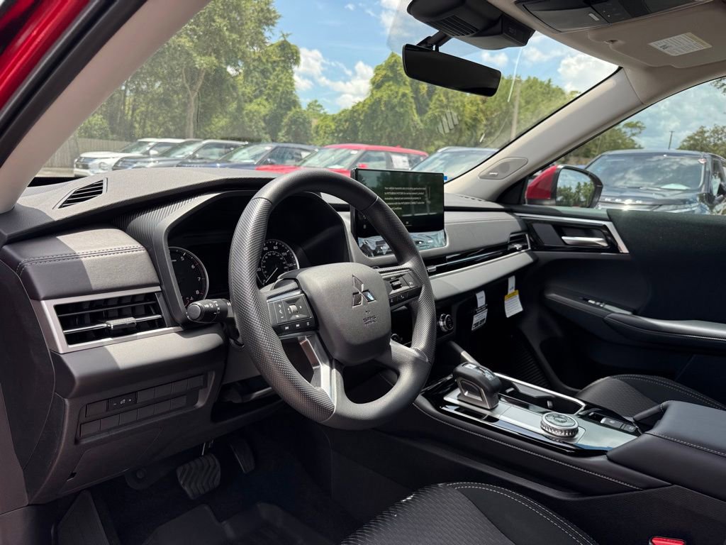 New 2025 Mitsubishi Outlander ES image 28