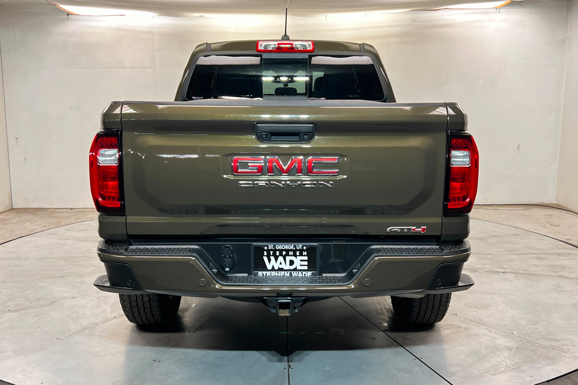 Used 2023 GMC Canyon AT4 w/ Canyon Safety Plus Package AWD/4WD image 5