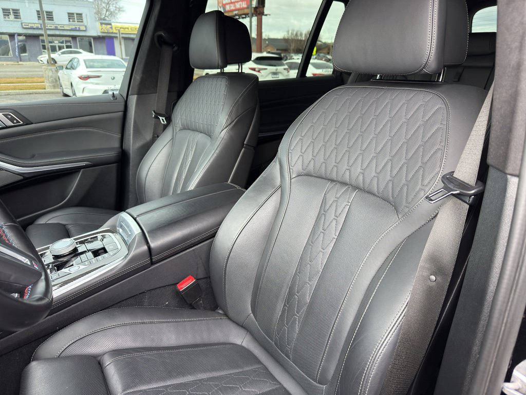 Used 2023 BMW X7 M60i image 12