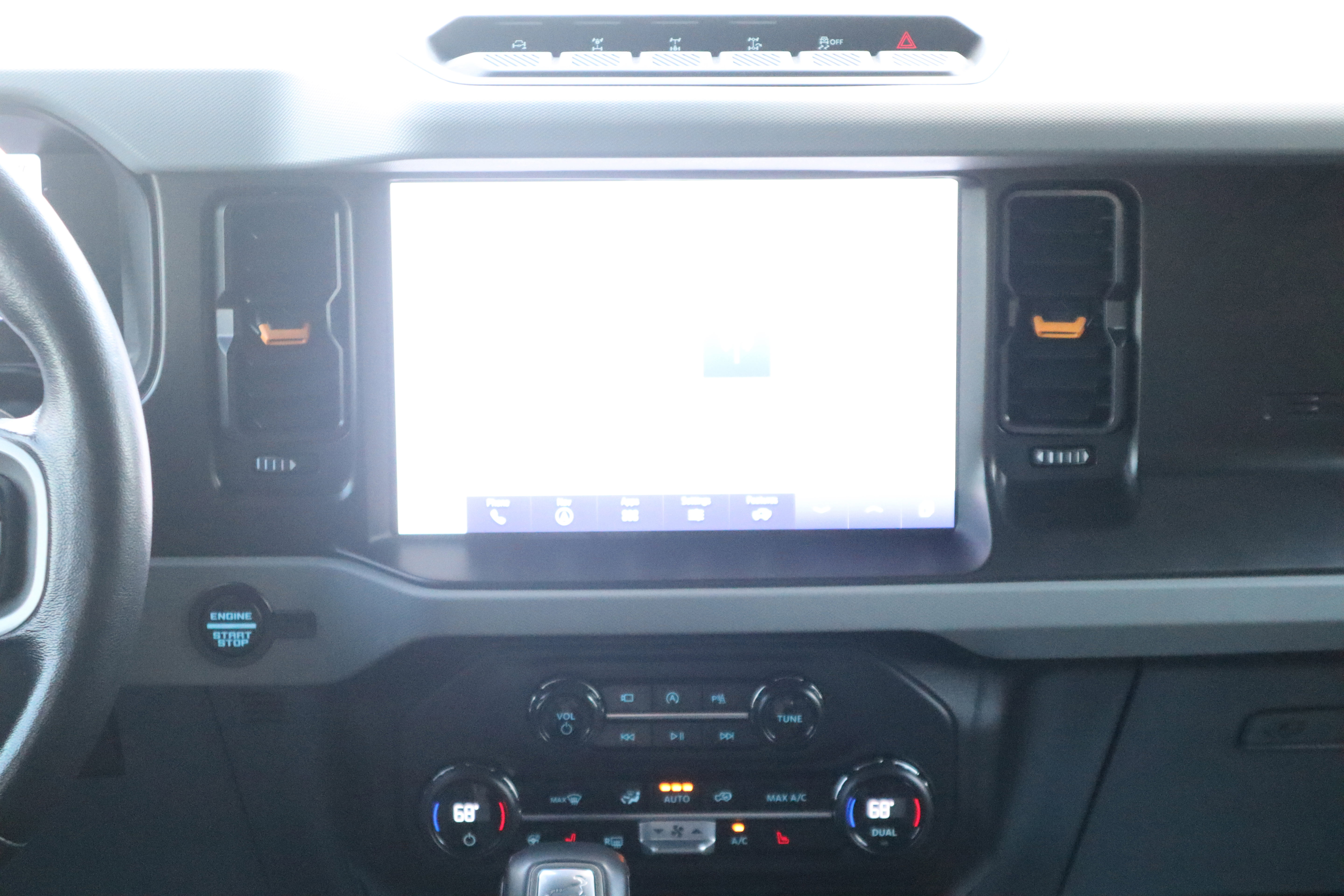 Used 2023 Ford Bronco Badlands image 14