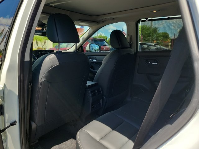 Used 2023 Nissan Rogue SL w/ SL Premium Package FWD image 12