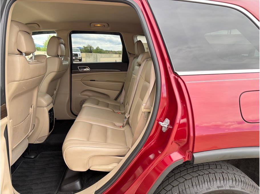 Used 2015 Jeep Grand Cherokee Laredo w/ Quick Order Package 23E AWD/4WD image 11