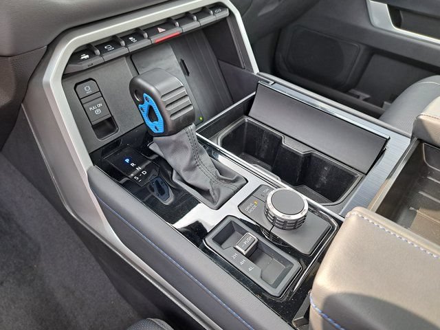 Used 2025 Toyota Tundra Platinum AWD/4WD image 17