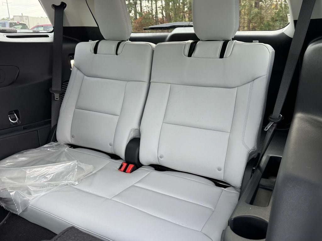 New 2026 Ford Explorer Platinum w/ LUX Leather Package AWD/4WD image 15