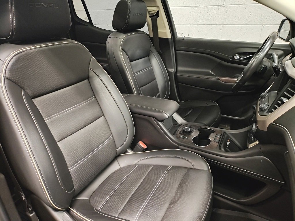 Used 2022 GMC Acadia Denali w/ Denali Ultimate Package image 10