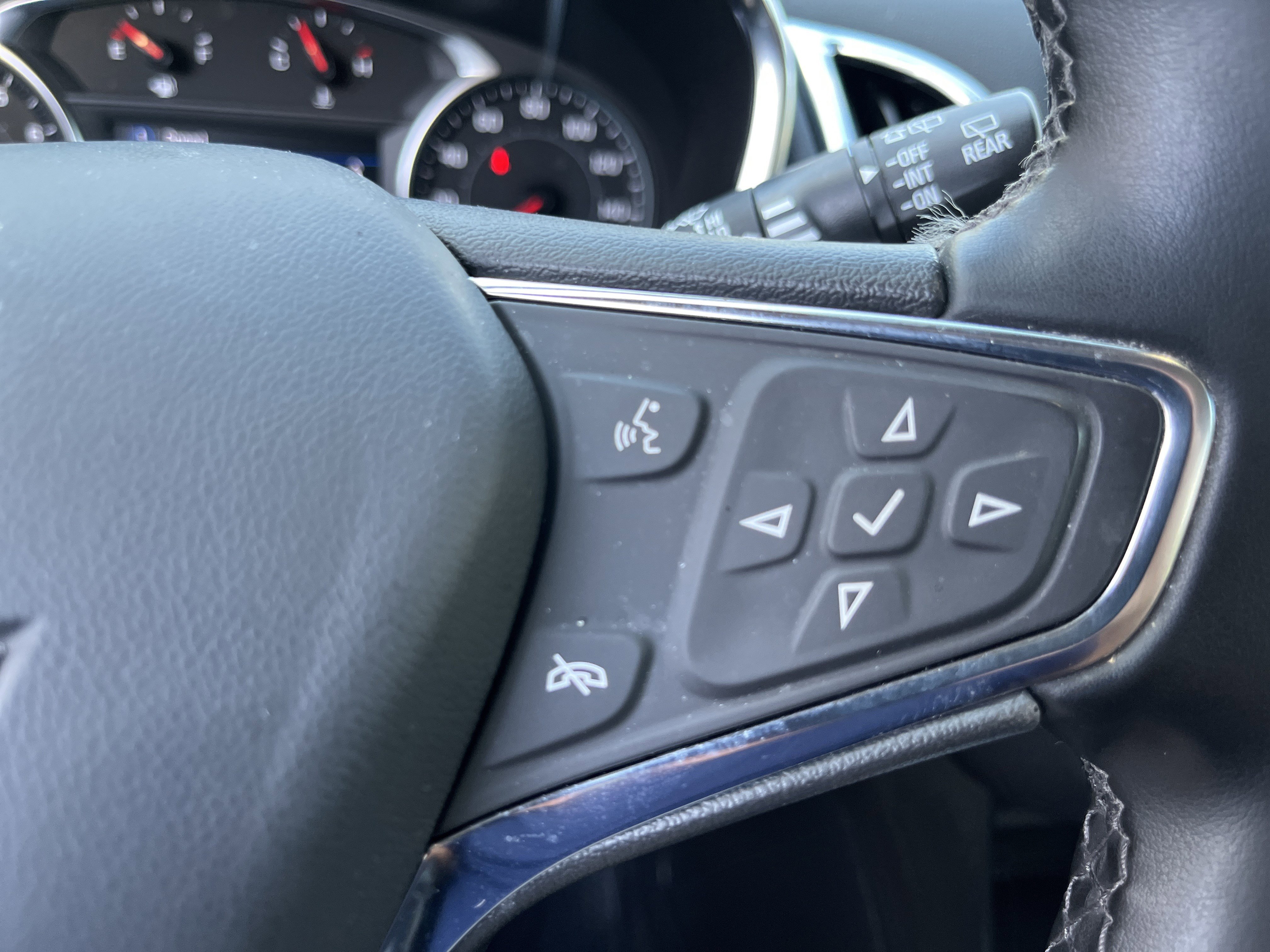 Used 2024 Chevrolet Equinox LT w/ LPO, Floor Liner Package AWD/4WD image 25