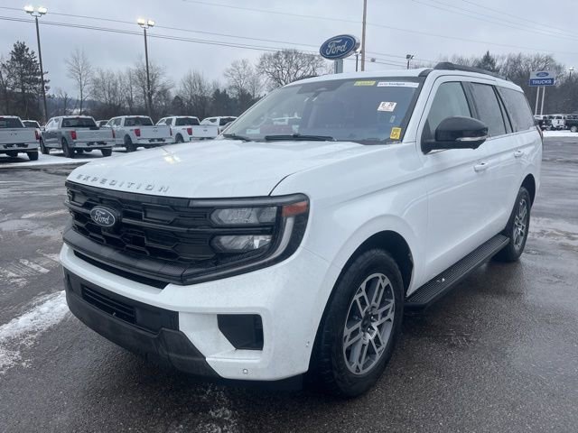 Used 2025 Ford Expedition Active image 10