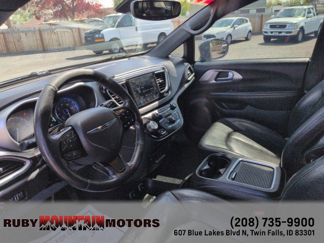 Used 2020 Chrysler Pacifica Touring-L Plus FWD image 13