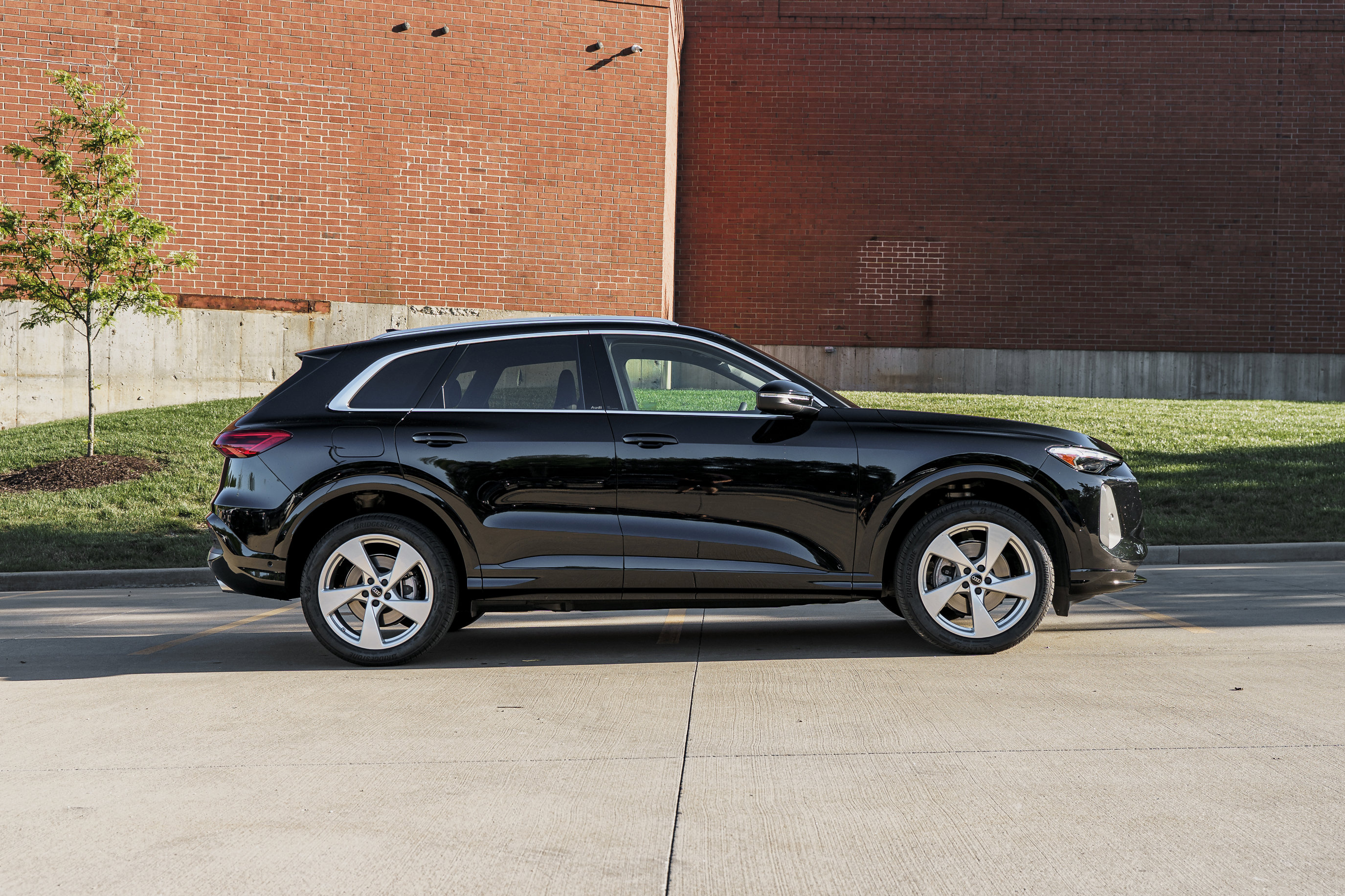 Certified 2025 Audi Q5 Premium Plus w/ Premium Plus AWD/4WD image 3