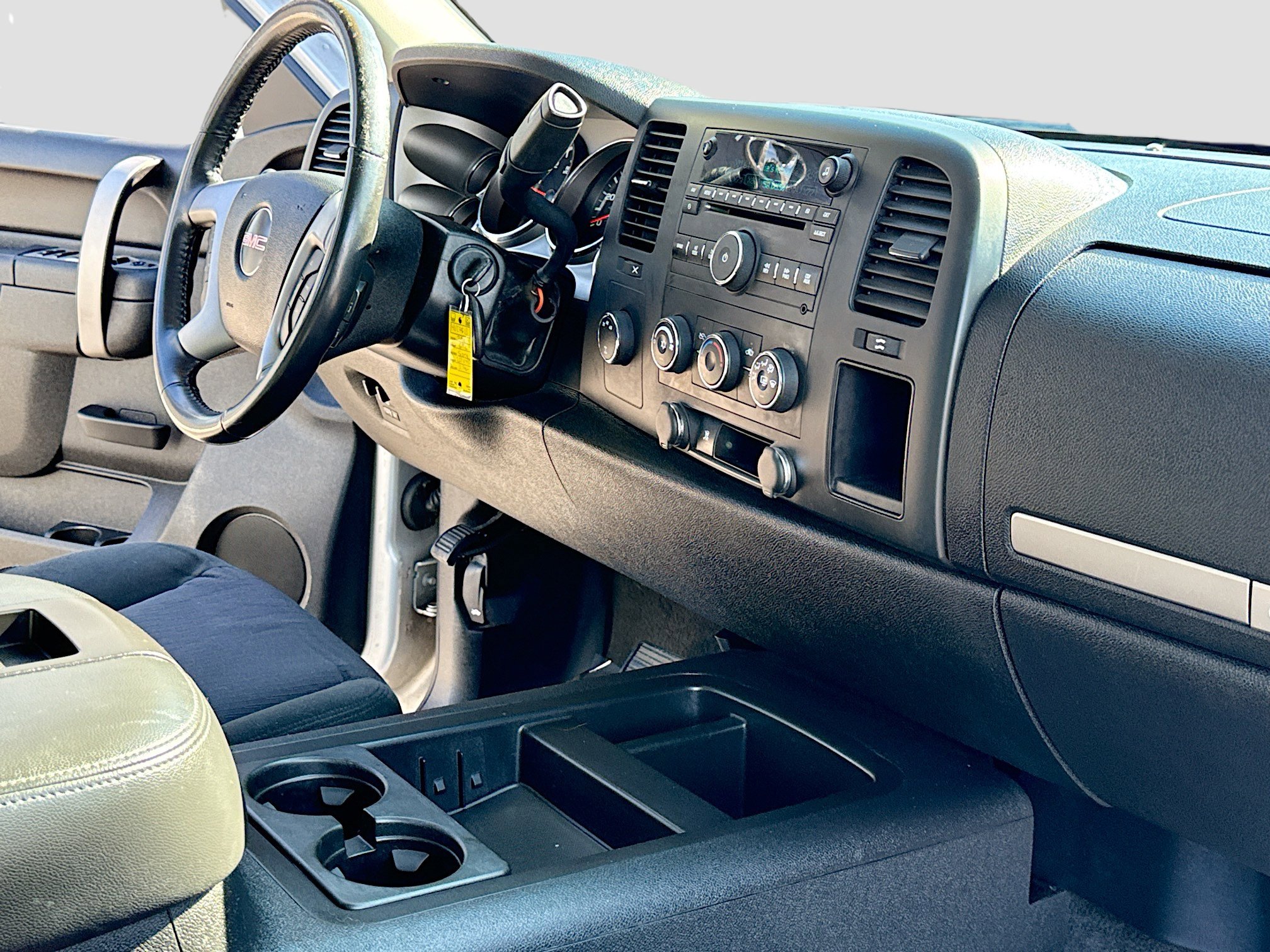 Used 2010 GMC Sierra 2500 SLE w/ SLE Preferred Package AWD/4WD image 5