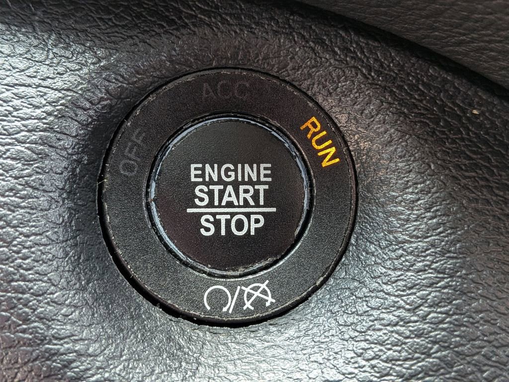 Used 2020 Jeep Cherokee Latitude Plus w/ Cold Weather Group image 24