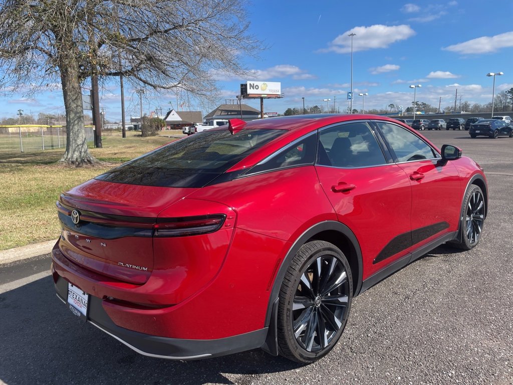 Used 2023 Toyota Crown Platinum image 7