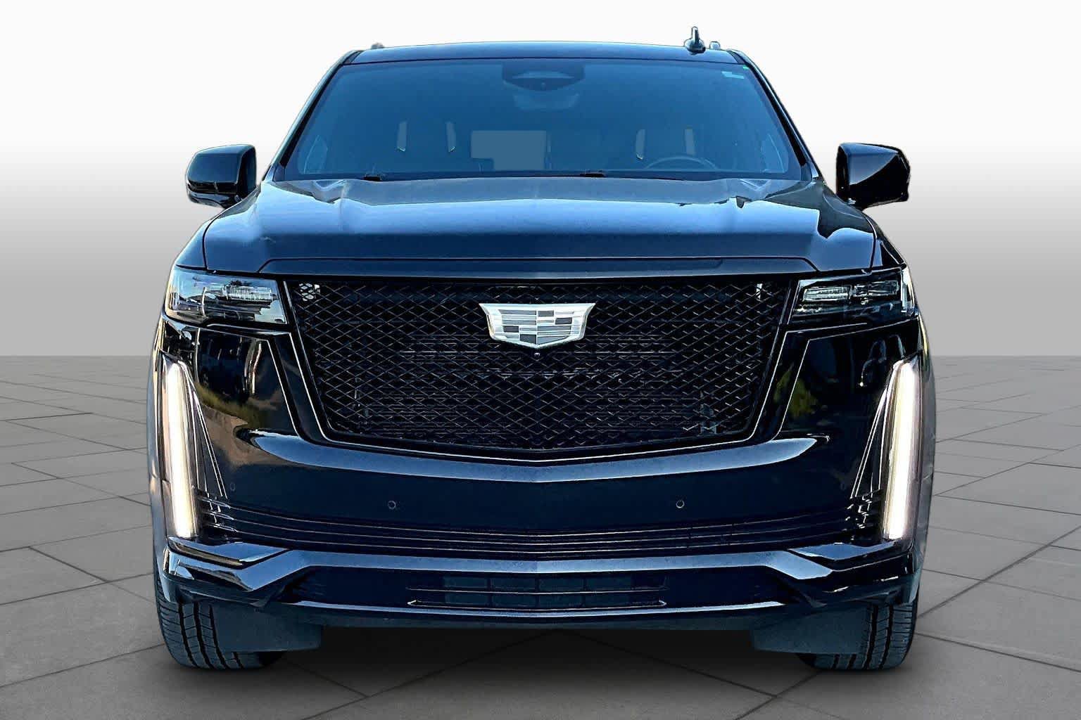 Used 2024 Cadillac Escalade Sport Platinum w/ LPO, ONYX Package AWD/4WD image 4