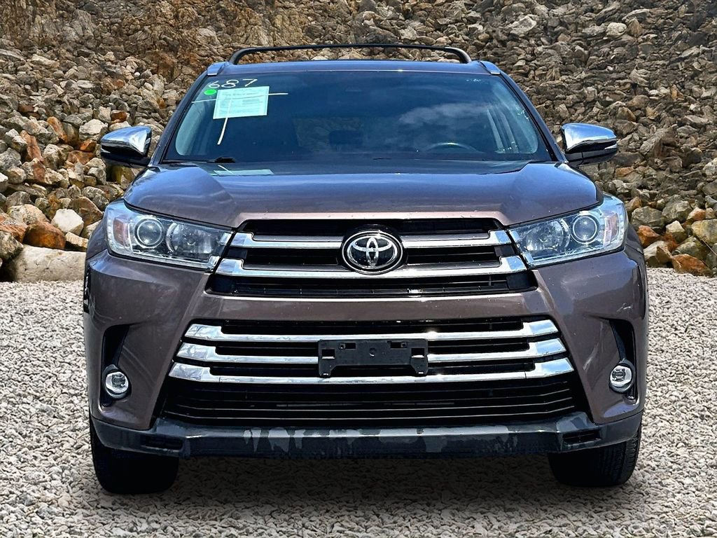 Used 2019 Toyota Highlander Limited AWD/4WD image 3
