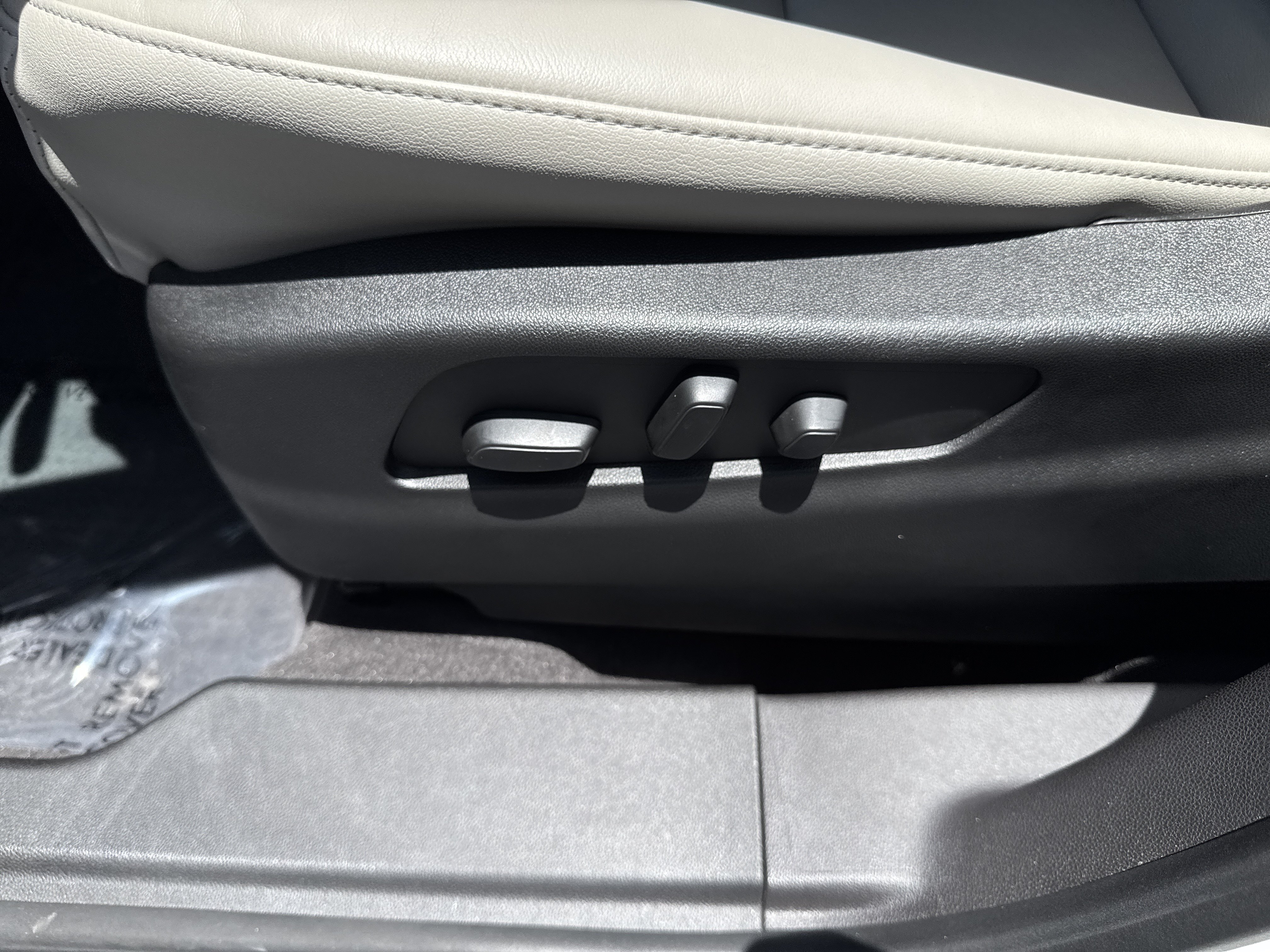 Certified 2023 Cadillac XT4 Premium Luxury w/ Cold Weather Package FWD image 21