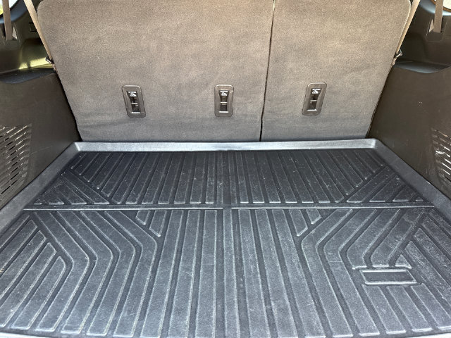 Used 2023 GMC Yukon XL Denali AWD/4WD image 10