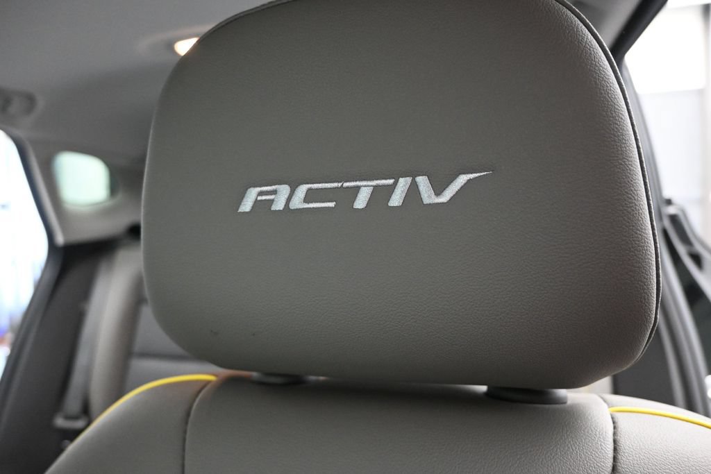 Used 2024 Chevrolet Trax ACTIV w/ Sunroof Package FWD image 11