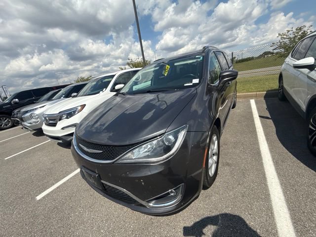 Used 2018 Chrysler Pacifica Touring-L Plus w/ Tire & Wheel Group FWD image 3