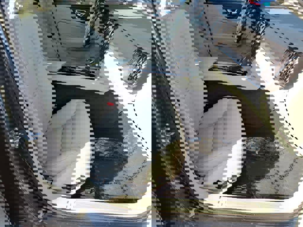 Used 2020 Volvo S60 T6 Momentum image 9