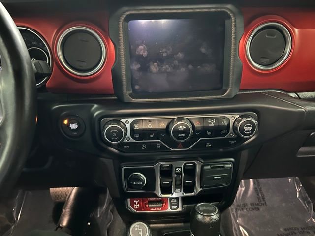 Used 2022 Jeep Wrangler Unlimited Rubicon w/ LED Lighting Group AWD/4WD image 19